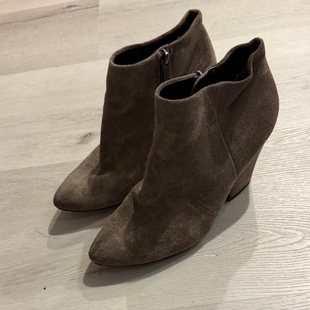 Kenneth Cole Reaction Dark Brown Suede Ankle Booties - Picture 2 of 9